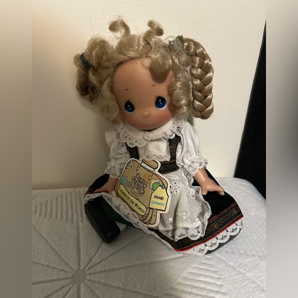 Children of the World Precious Moments Doll Heidi Germany